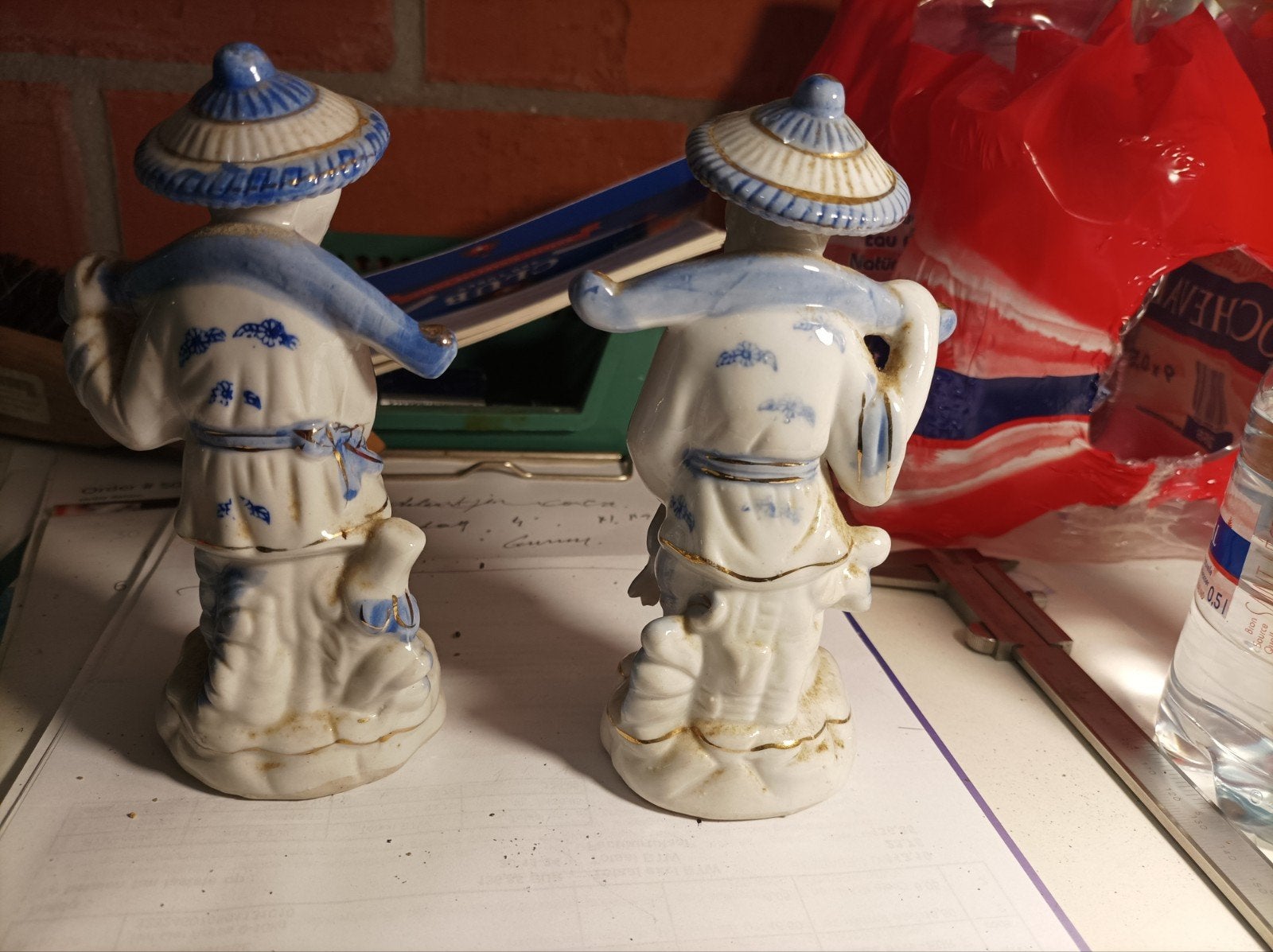 Oosterse beeldjes, Ophalen