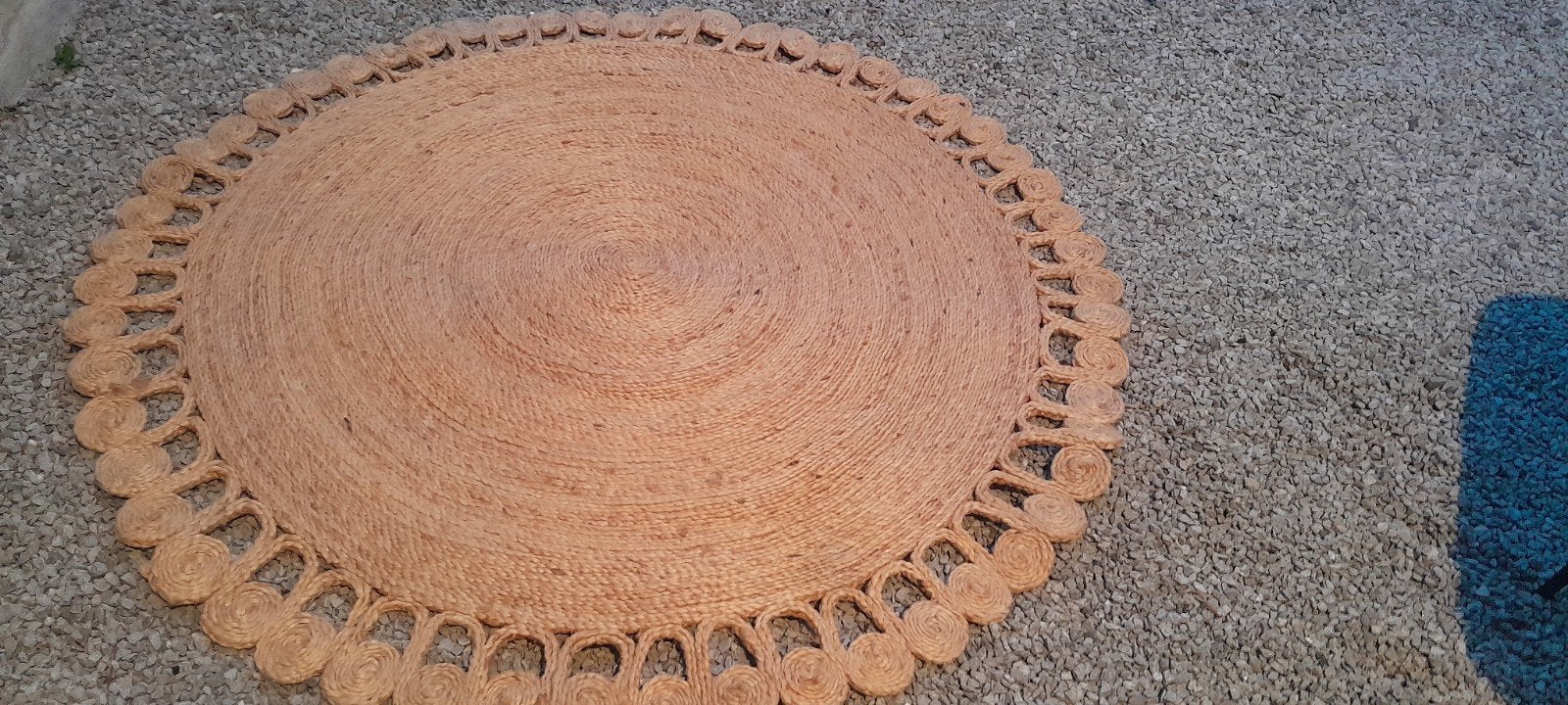 Tapis en corde, Enlèvement