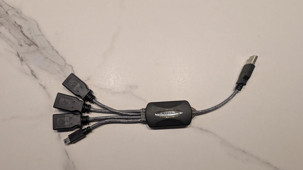 Hub USB Conceptronic — 4 ports (3 ports USB-A + 1 port mini-, Informatique & Logiciels, Enlèvement ou Envoi, Utilisé