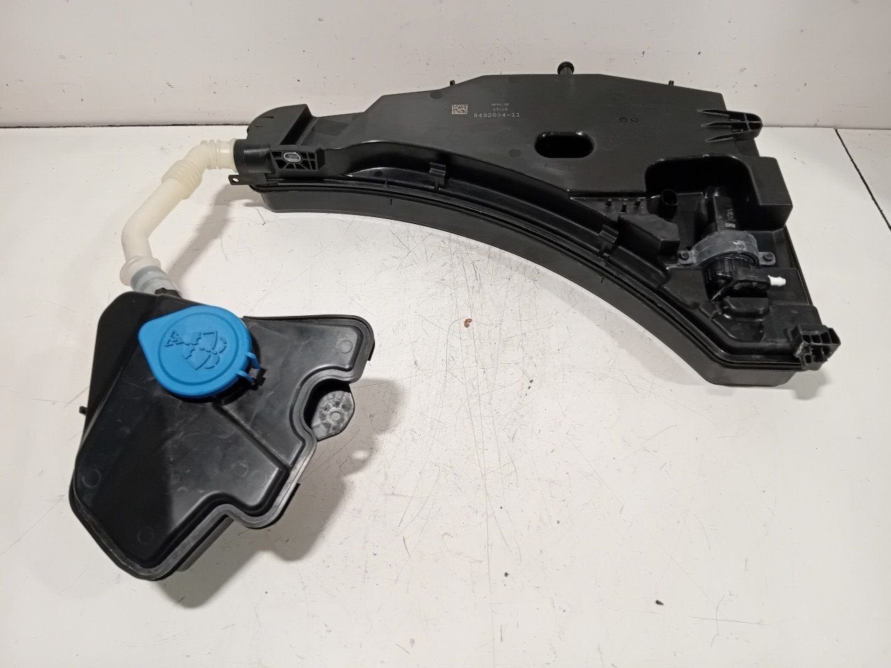 Ruitensproeierpomp + reservoir BMW 2 serie, Auto-onderdelen, Onderdelen@venauto.nl, Van der Ven Autorecycling B.V., Gebruikt, Ettenseweg 76, 4706 PB Roosendaal, The Netherlands