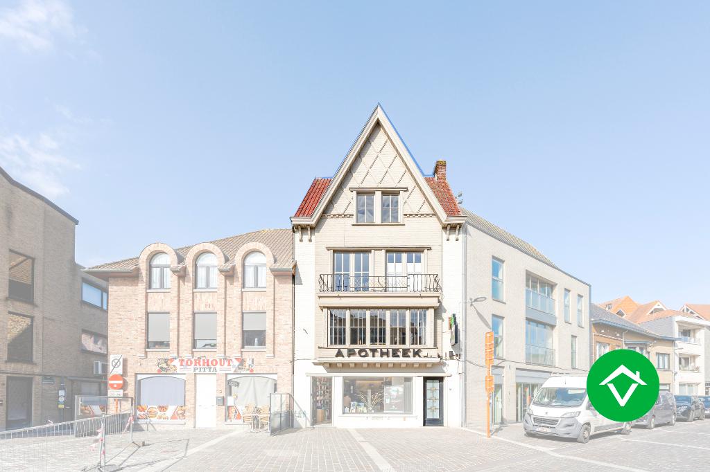Ruim triplex appartement met 5 slaapkamers, centrum Torhout, Immo, 200 tot 500 m², 5 kamers, Provincie West-Vlaanderen, Appartement