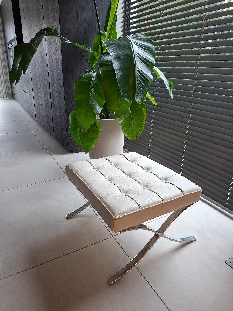 Barcelona chair ottoman, Ophalen, Zo goed als nieuw