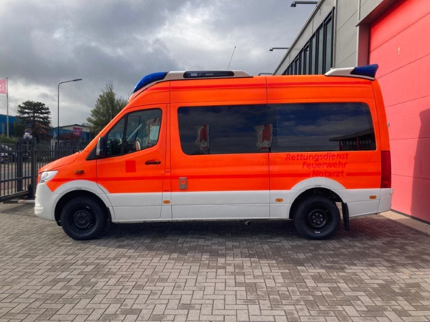 Mercedes-Benz Sprinter 416 L2H2 Ambulance (bj 2019), Auto's, Automaat, Gebruikt, Bedrijf, Diesel