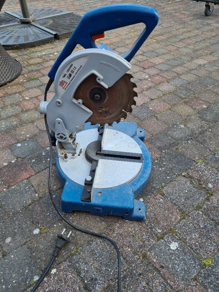 verstekzaag, Doe-het-zelf en Bouw, Gereedschap | Zaagmachines, Ophalen, Gebruikt, 600 tot 1200 watt, Cirkelzaag