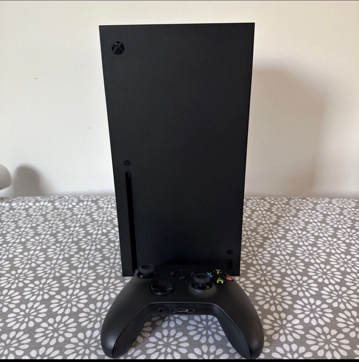 Xbox Series X (1 To) + 1 manette, Consoles de jeu & Jeux vidéo, Consoles de jeu | Xbox Series X & S, Enlèvement, Comme neuf, Xbox Series X