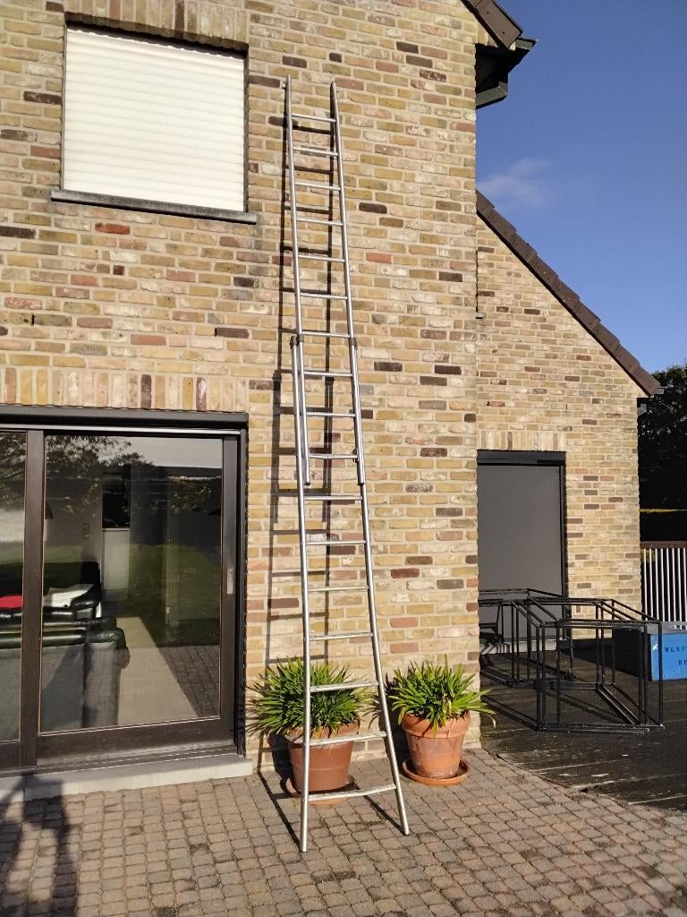 Dubbele aluminium ladder, Doe-het-zelf en Bouw, Ladders en Trappen, Ophalen, Gebruikt, Ladder, Opvouwbaar of Inschuifbaar
