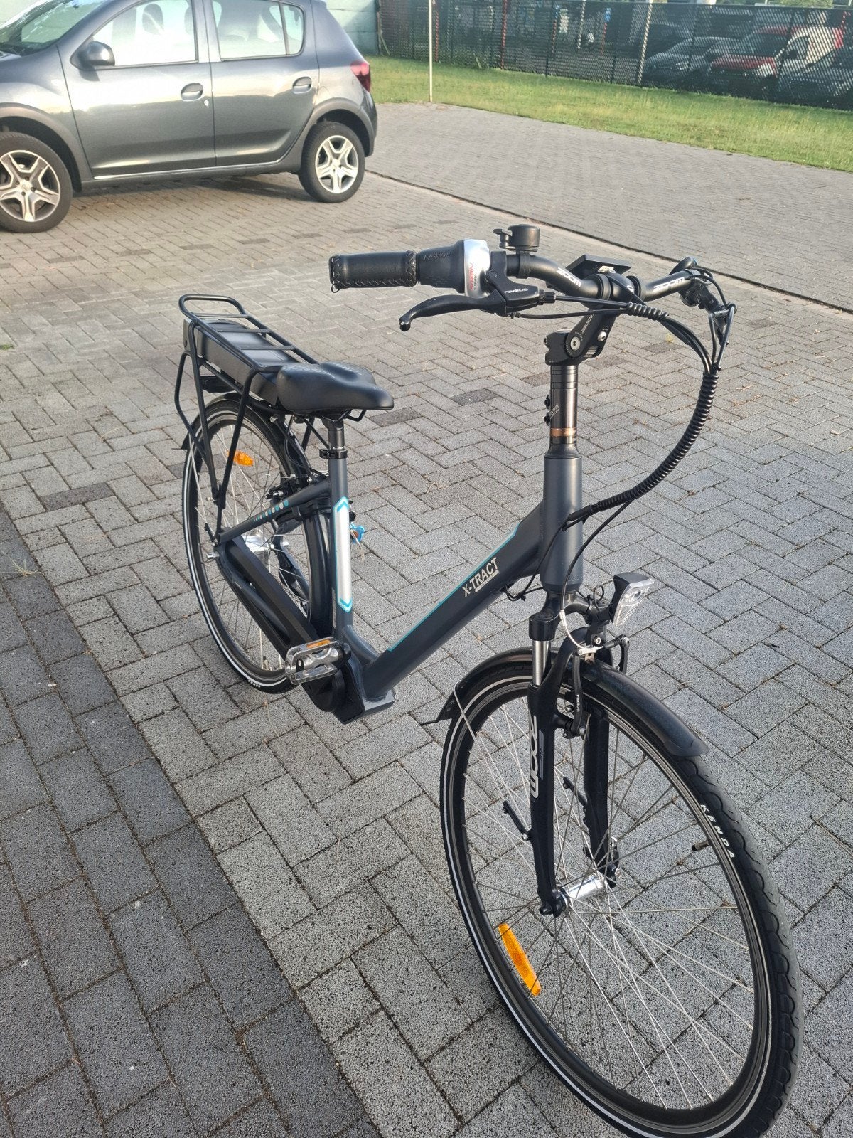 Damesfiets met nieuwe batterij, Ophalen