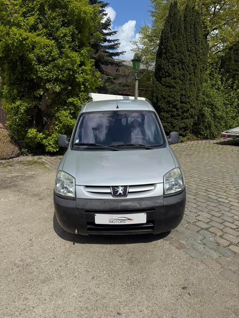 Mooie lichte vracht Peugeot Partner 185000 km, Autos, Achat, https://public.car-pass.be/vhr/fd5ba2ae-02f1-4369-bb9d-f6d39d434771