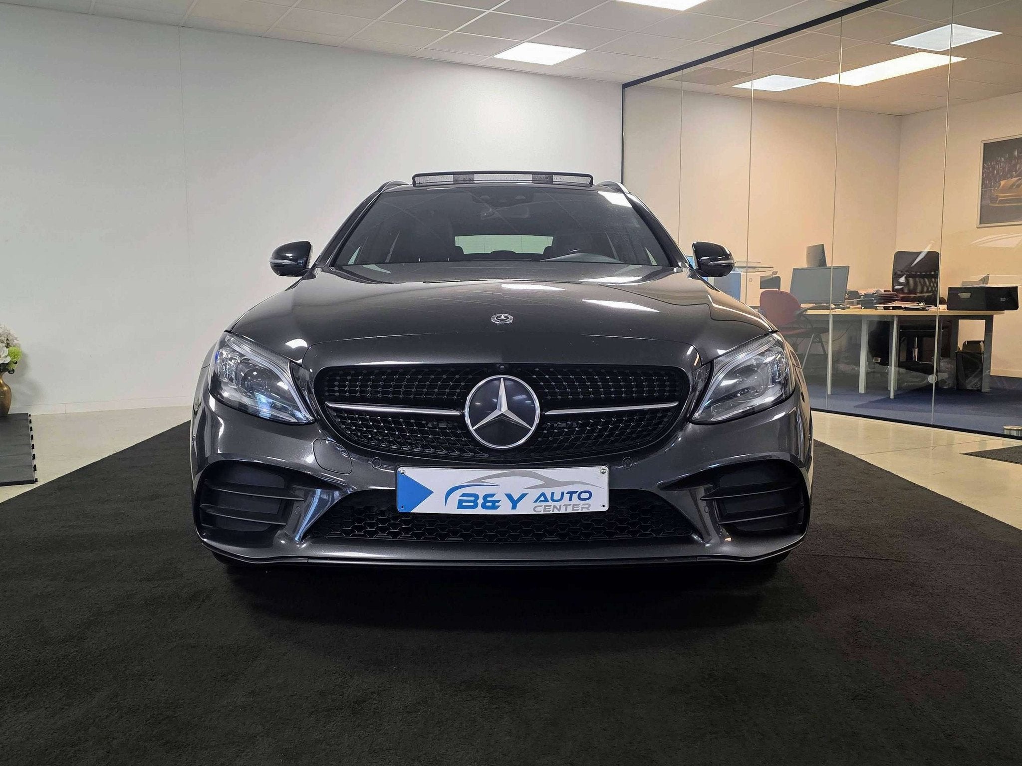 Mercedes-Benz C-Klasse 300 e PHEV AMG Business Solution, Auto's, Mercedes-Benz, Automaat, Achterwielaandrijving, Gebruikt, 4 cilinders