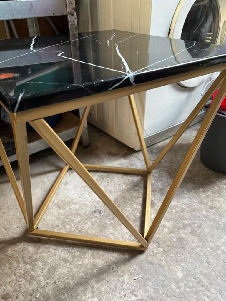 table d'appoint, Ophalen