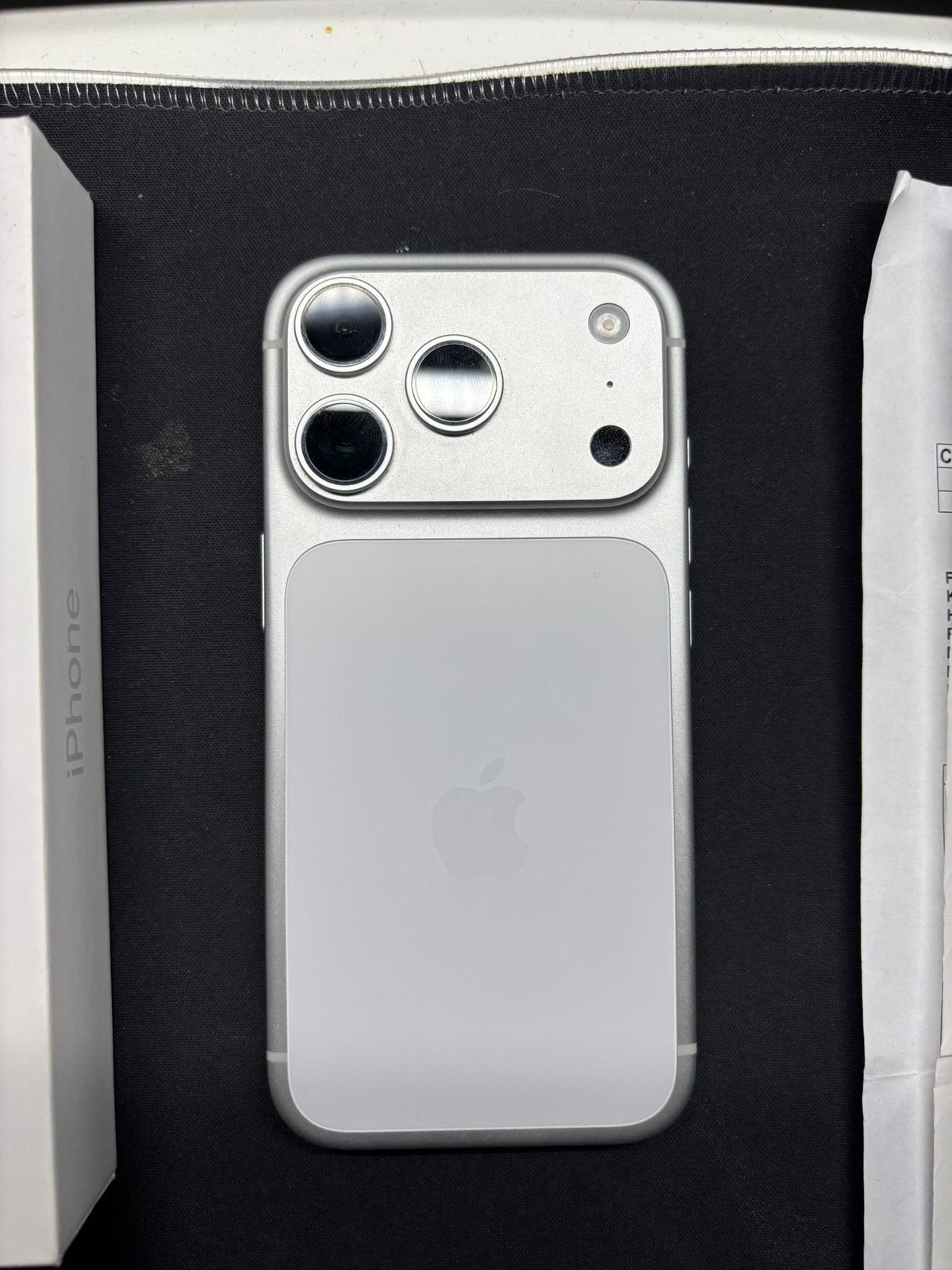 iPhone 17 pro 256 Go, IPhone 17, Protecteur d'écran, Comme neuf, Enlèvement