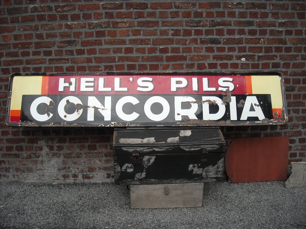 Emaille Hell's Pils Concordia 1954, Verzamelen, Ophalen, Gebruikt, Reclamebord