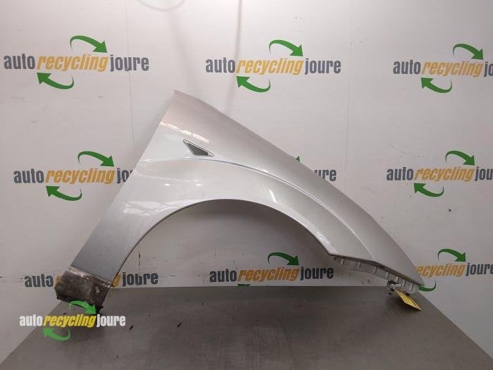 Aile avant droite d'un Ford Focus, -, -, 3 mois de garantie, -