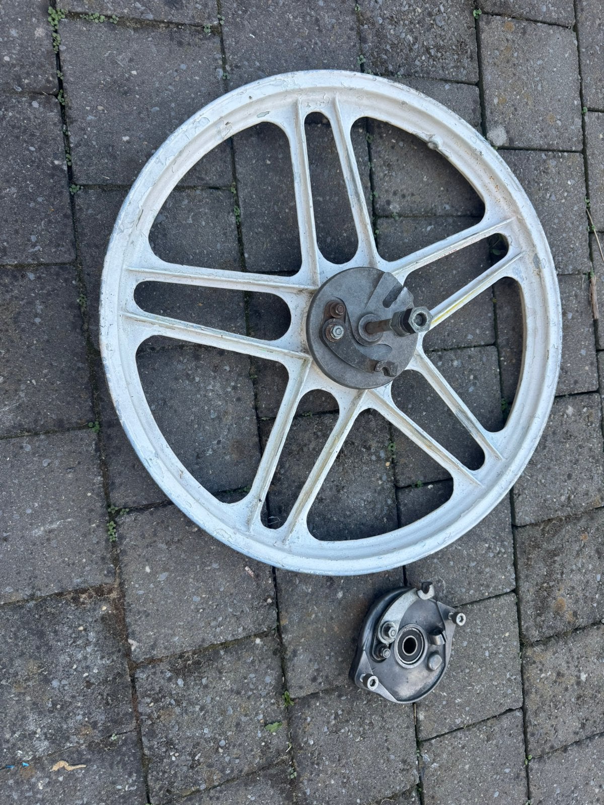 Grimeca velg met voor rempot en achterrempot, Fietsen en Brommers, Brommeronderdelen | Algemeen, Ophalen of Verzenden, Gebruikt