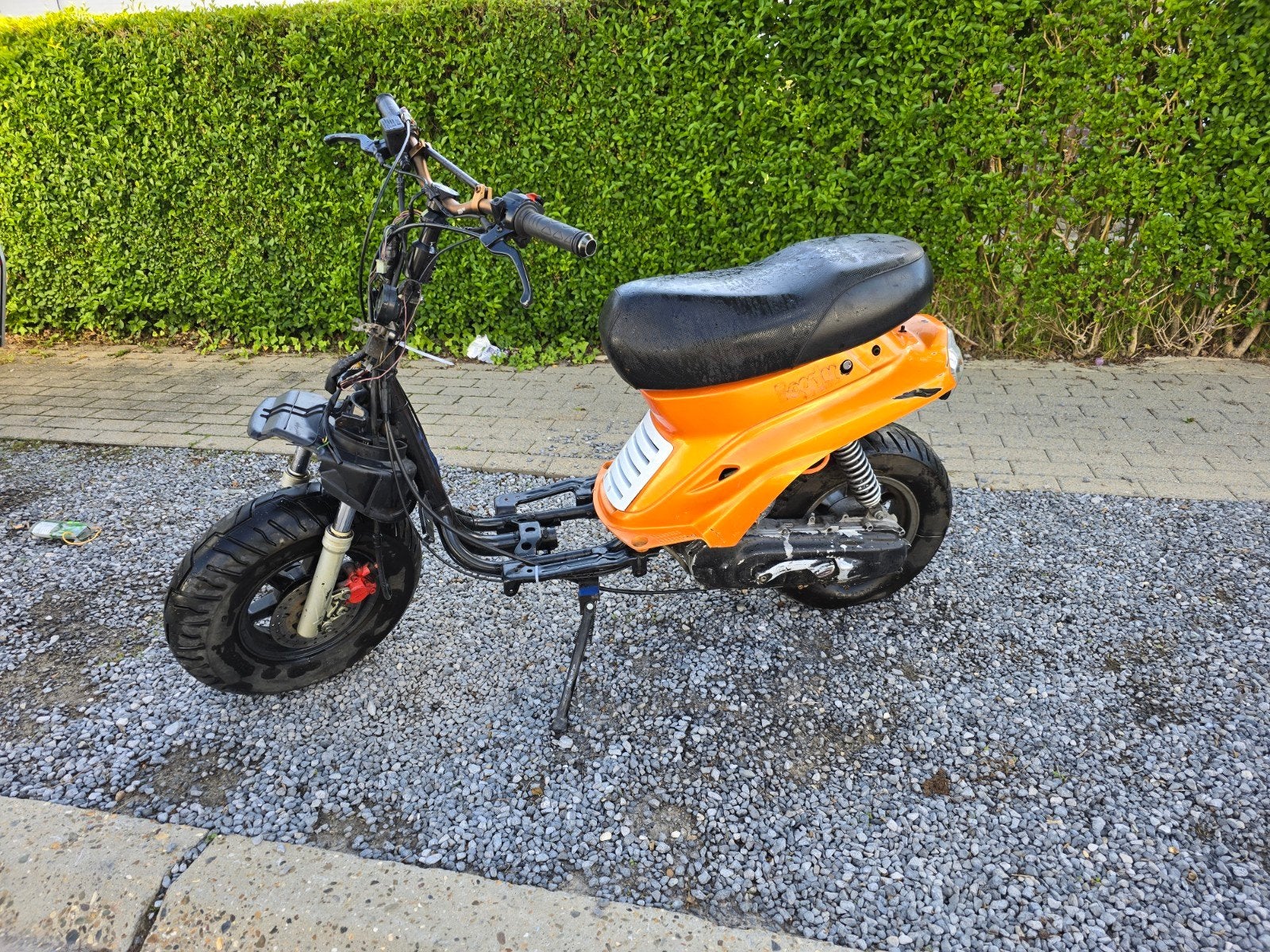 A vendre ou echange avec nitro zip spitro stuntro 2t uniquem, Vélos & Vélomoteurs, Enlèvement