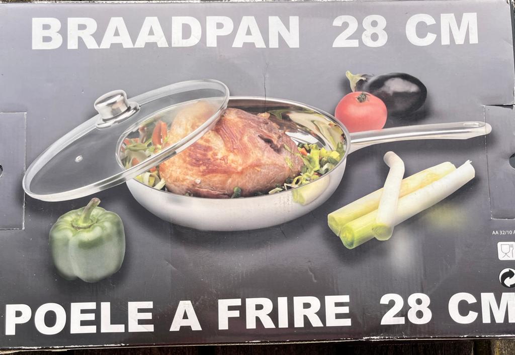 Braafpan 28 cm nieuw 6 cm hoogte, Huis en Inrichting, Keuken | Potten en Pannen, Ophalen, Inox, Nieuw, Keramische plaat