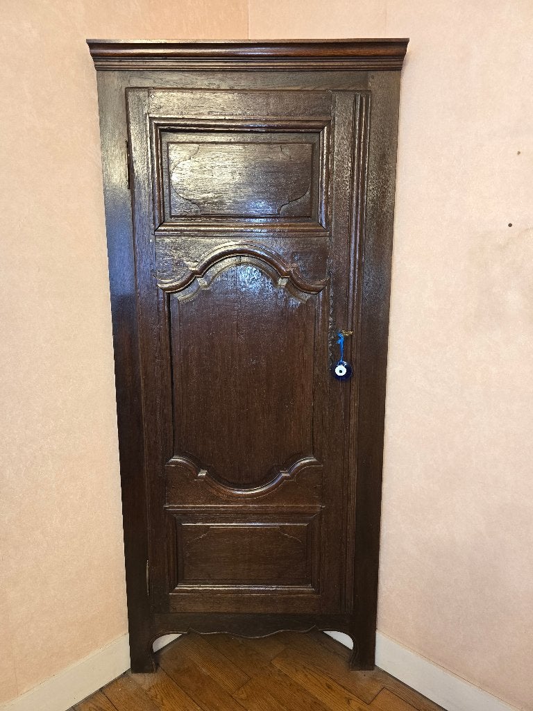Armoire d'angle 18e, Enlèvement
