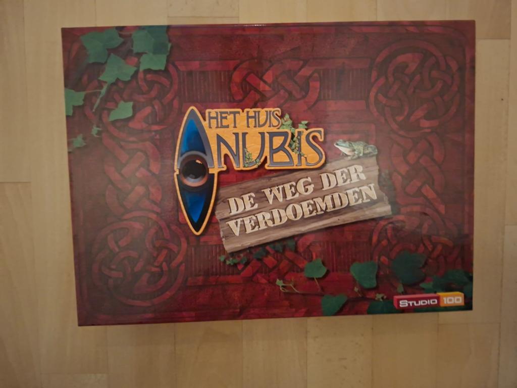 Huis van Anubis. De weg der verdoemden., Hobby en Vrije tijd, Ophalen