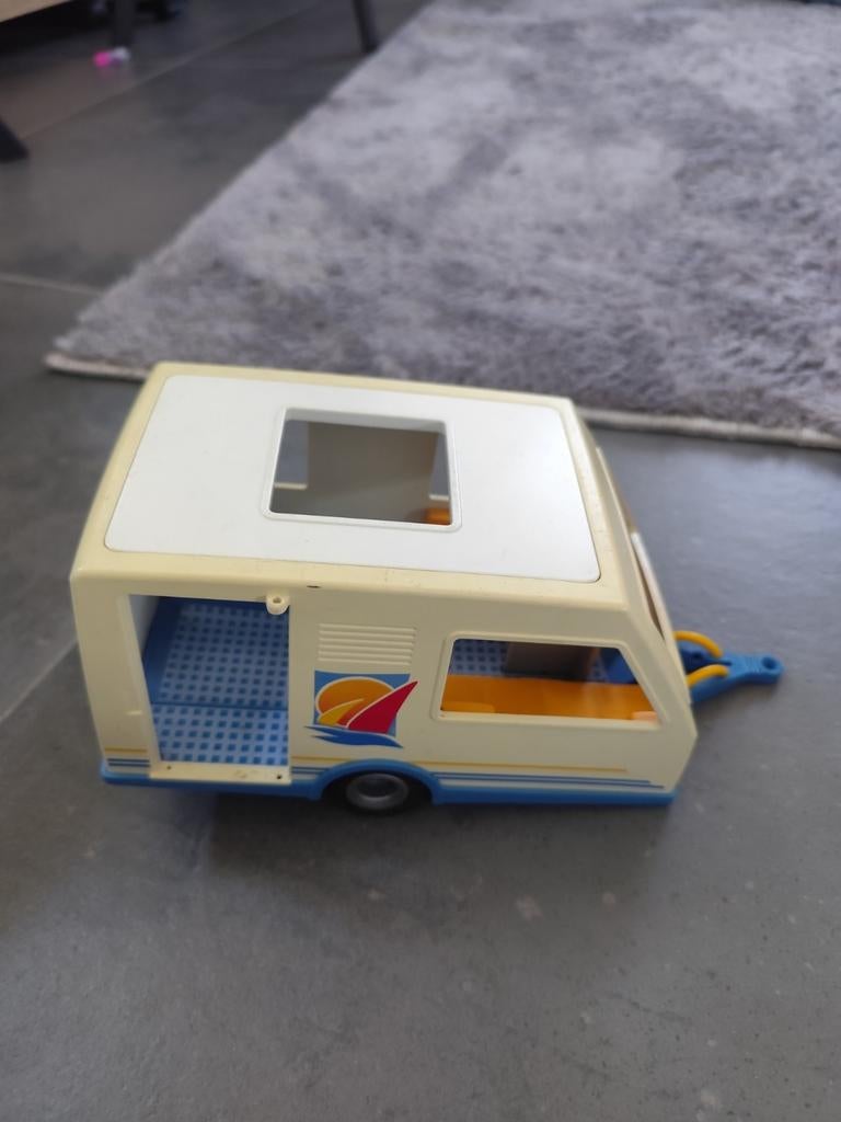 Playmobil caravan, Ophalen