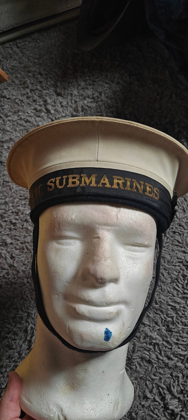 Chapeau bleu marine anglais, Enlèvement ou Envoi