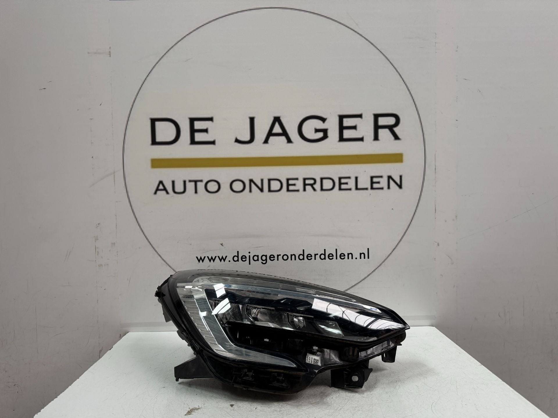 RENAULT CLIO 5 V 2020 KOPLAMP VOOR RECHTS LED 260108676R, Autos : Pièces & Accessoires, Éclairage, Renault, Utilisé