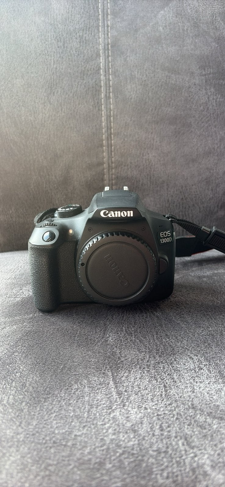 Canon EOS 1300 D + Tamron 70-300 + canon 18-55, Ophalen of Verzenden, Zo goed als nieuw, Oplader, Canon