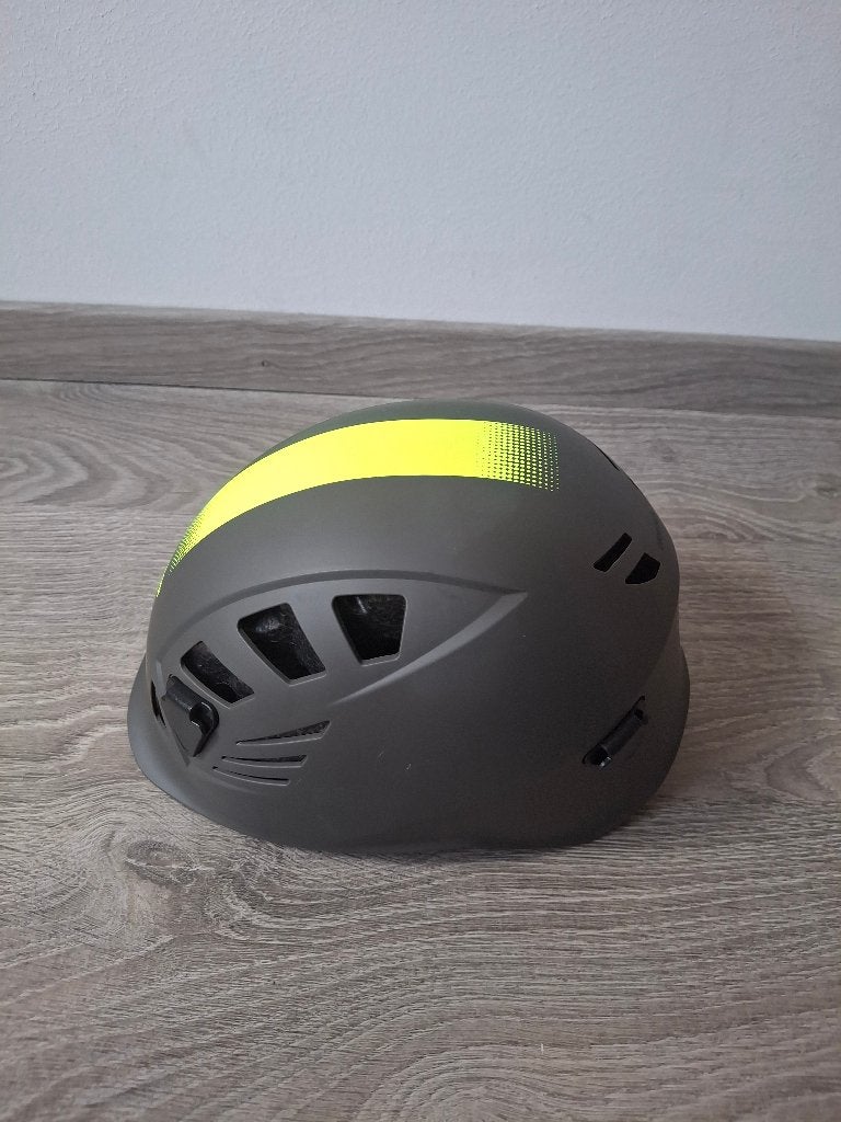 Helm voor klimmen en canyoning, Ophalen of Verzenden, Zo goed als nieuw, Klimsport-accessoire