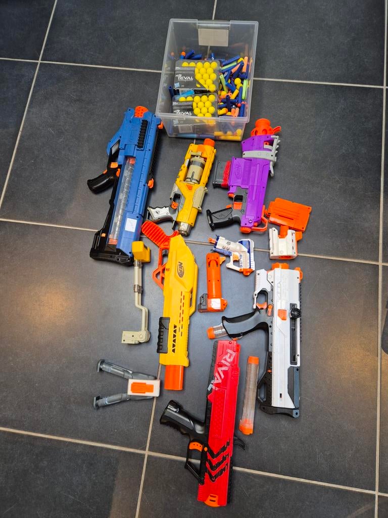 Nerf geweren + balletjes en kogels, Ophalen, Zo goed als nieuw