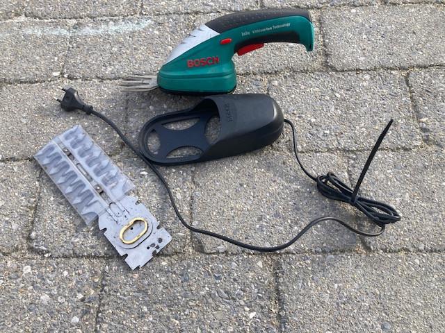 Bosch Gras trimmer, Tuin en Terras, Ophalen, Gebruikt, Accu, Minder dan 10 cm
