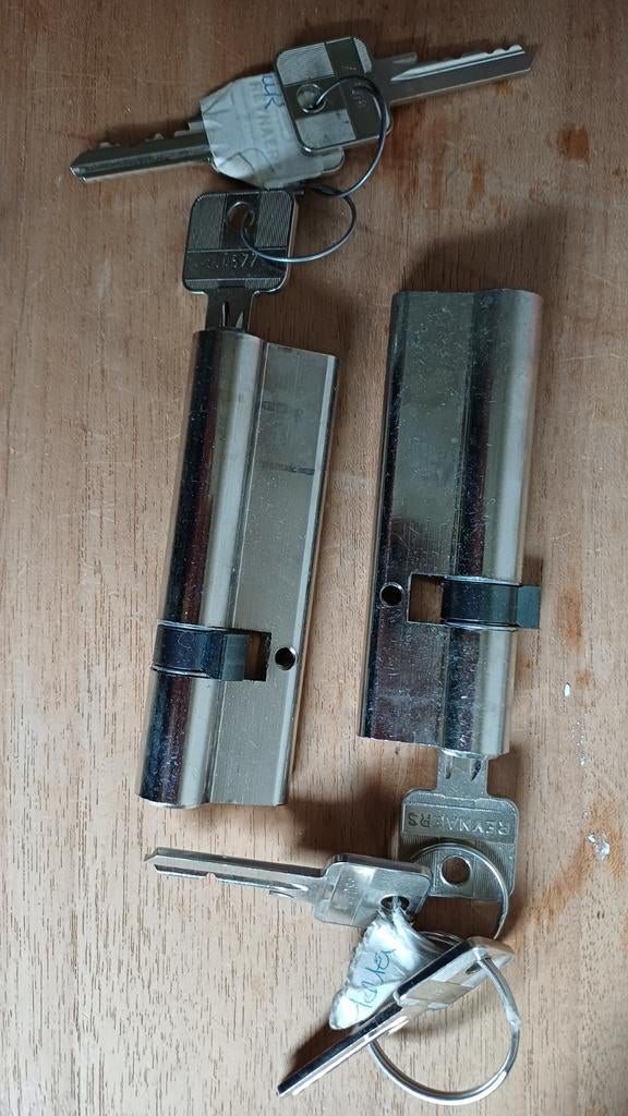 Cilinderslot Reynaers, 2 stuks, Doe-het-zelf en Bouw, Ophalen of Verzenden