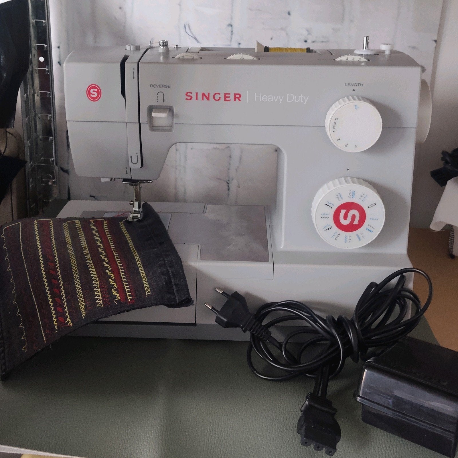 SINGER Heavy Duty naaimachine - volledig gereviseerd, Ophalen of Verzenden, Naaimachine, Singer