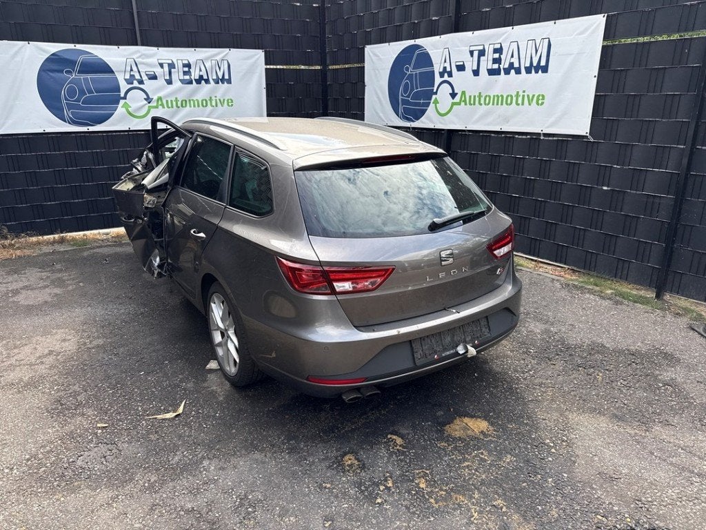 BUMPER ACHTER Seat Leon ST (5FF) (|5F9807421L|), Auto-onderdelen, Gebruikt, Service@seat.de, Achter, Bumper