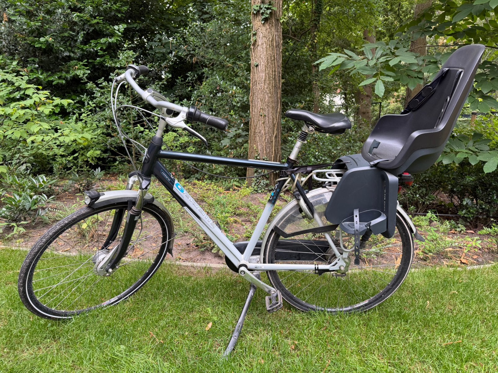Fietsstoeltje bobike maxi one, Fietsen en Brommers, Ophalen, Gebruikt, Achterzitje, Voetsteuntjes