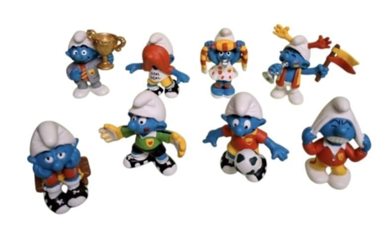 Complete set (8) voetbal Smurfen 2004, Verzamelen, Smurfen, Ophalen of Verzenden, Nieuw, Verschillende Smurfen, Poppetje, Figuurtje of Knuffel