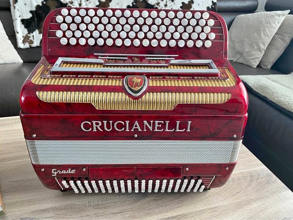 Accordéon Crucianelli état strictement comme  neuf, Musique & Instruments, Accordéons, Comme neuf, Accordéon à boutons, 120 basses