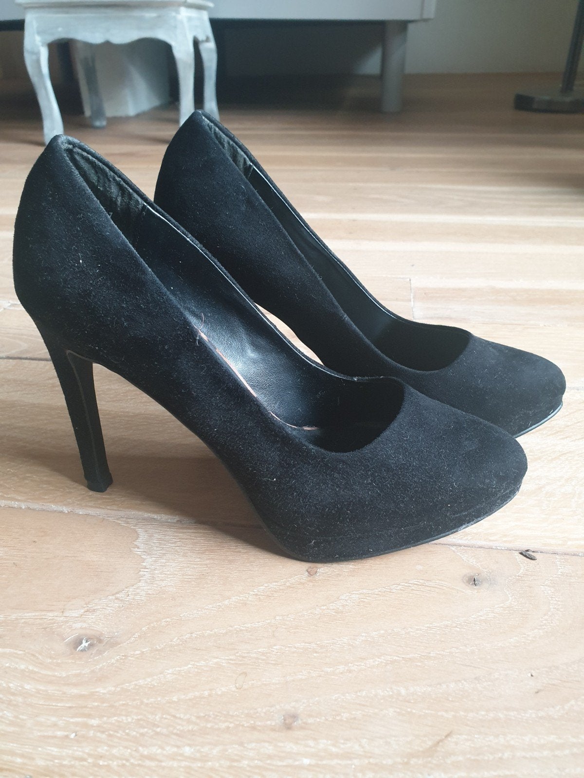 Escarpins noirs New Look - taille 39 - NEUFS

Expédition pos, Enlèvement ou Envoi, Escarpins
