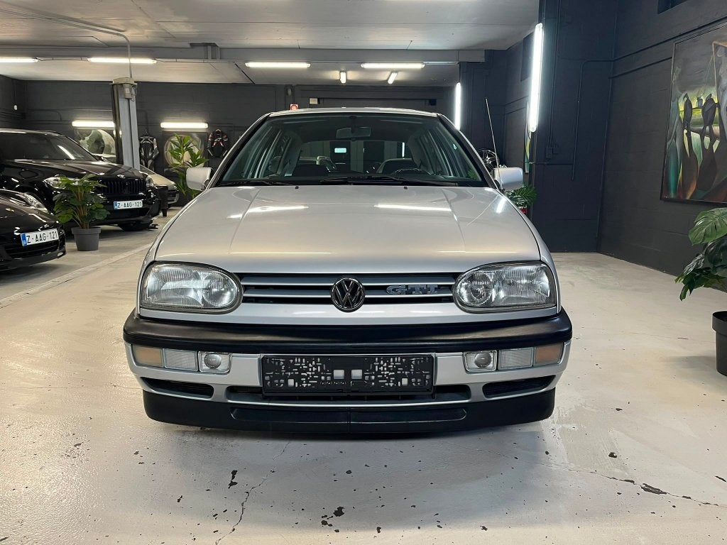 VW GOLF 3 GTI * TRES BEL ETAT * CARNET D'ENTRETIEN COMPLET*, Autos, Argent ou Gris, Entreprise, Golf, Tissu