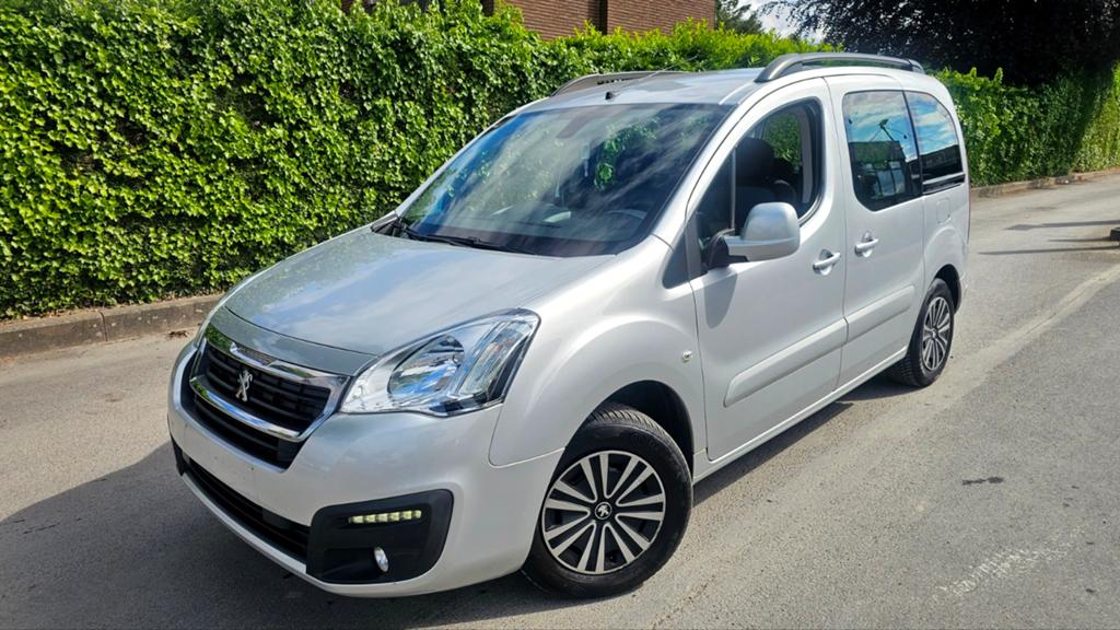 Peugeot Partner 1.6L Benzin/Bj 2015/130 000km/Euro6/1EIGENAR, Auto's, Peugeot, Euro 6, 72 kW, Mistlampen, Bedrijf