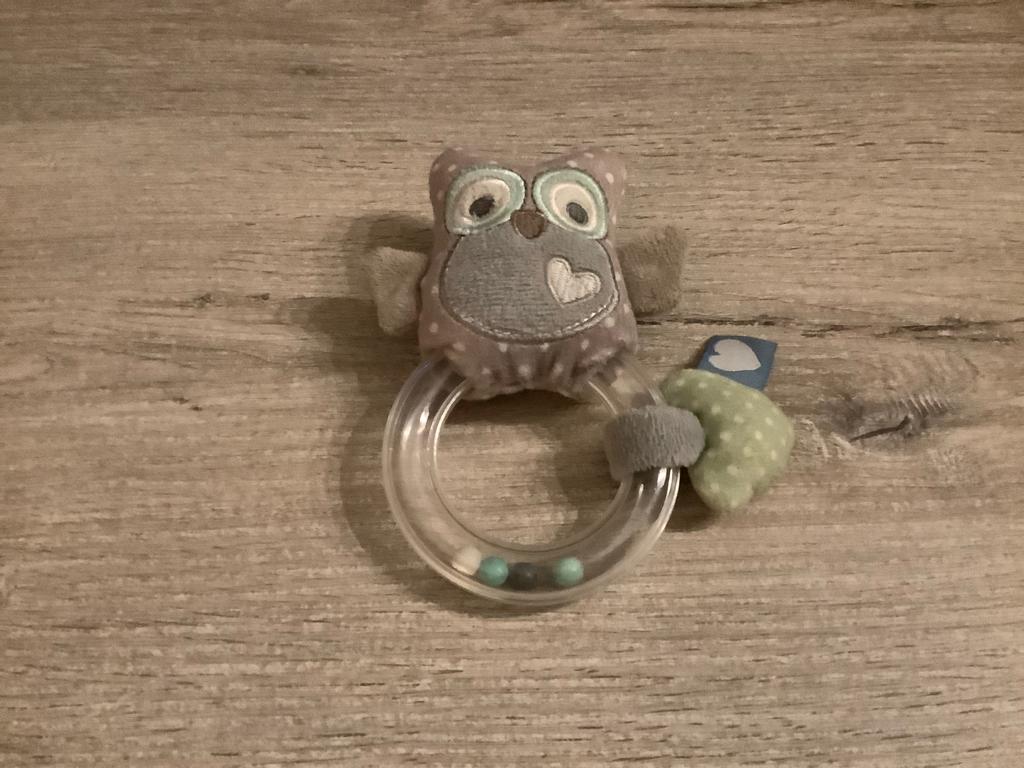 Baby Tiamo uil ringrammelaar, Kinderen en Baby's, Ophalen of Verzenden, Gebruikt, Rammelaar