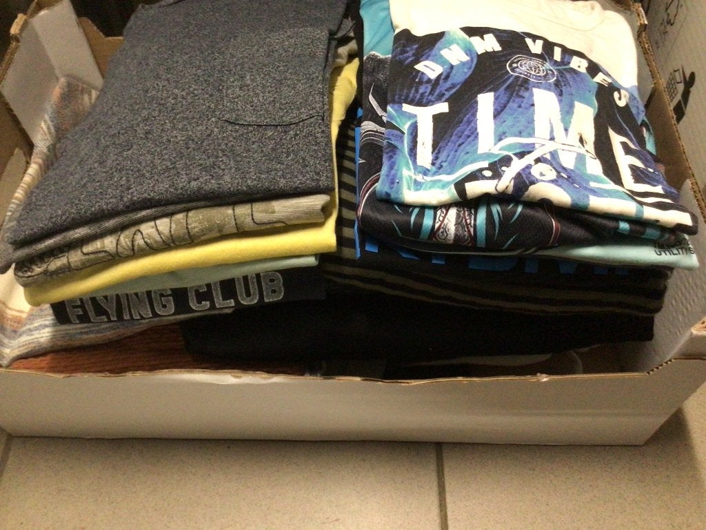 Lot de 22 vêtements small/medium, Ophalen