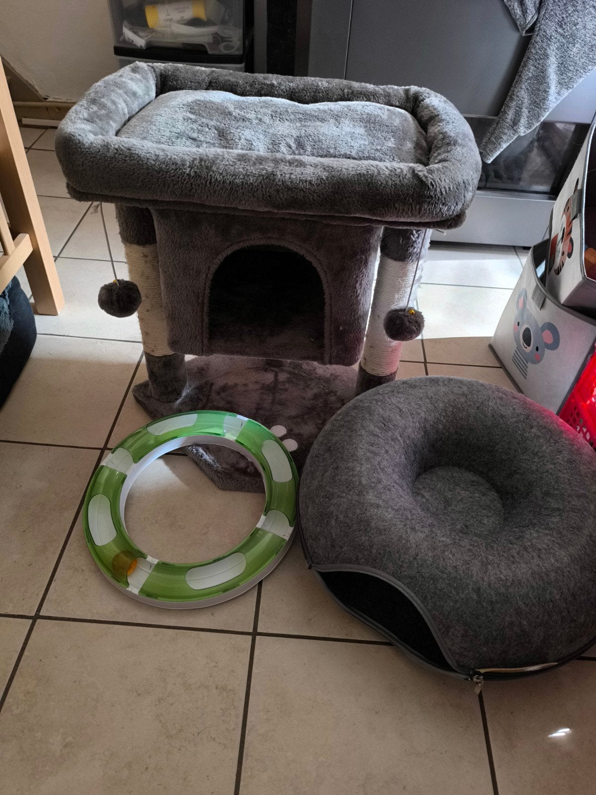 Arbre à chats avec griffoir un peu utilisé, Enlèvement