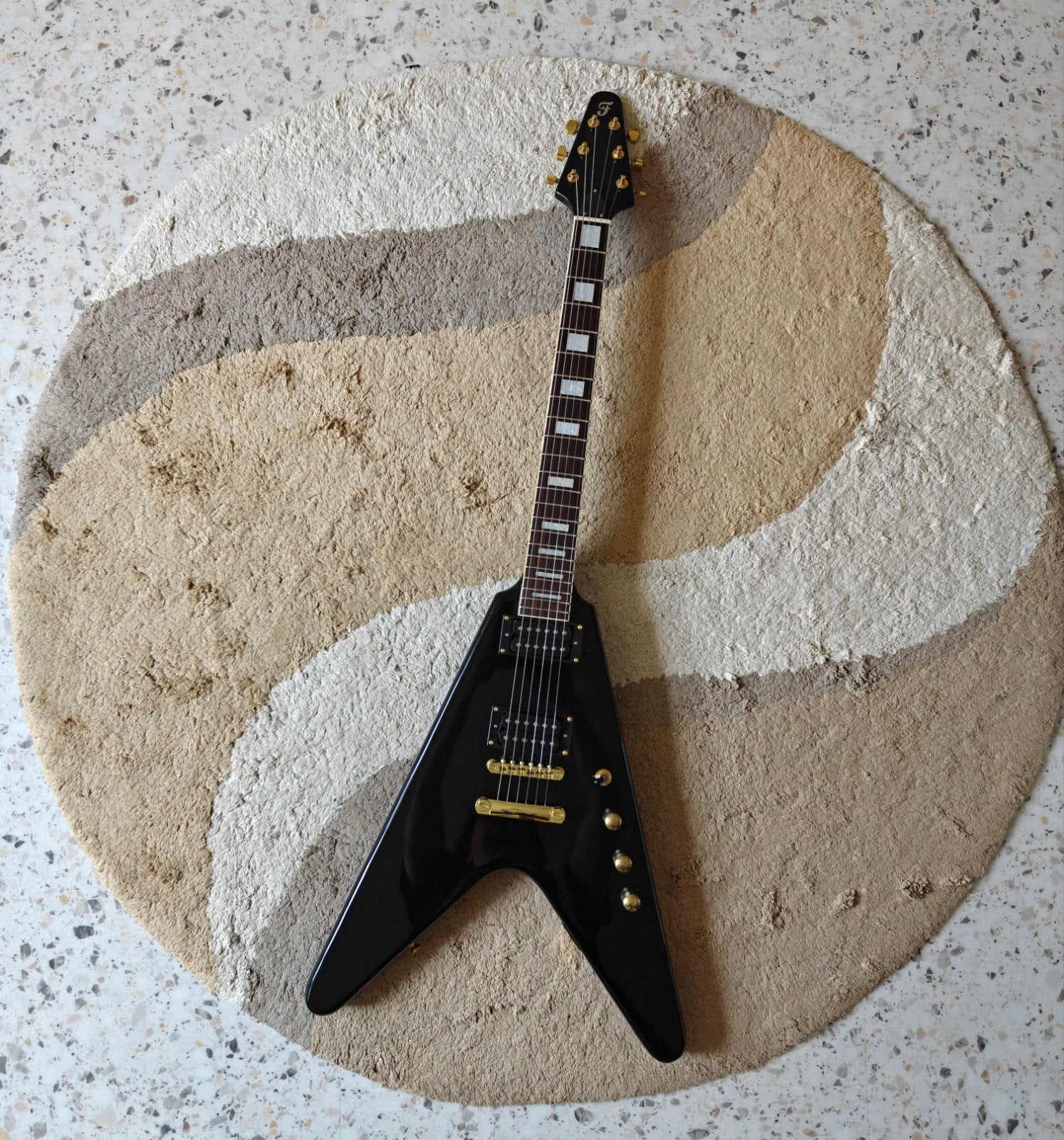 Flying V gitaar, Musique & Instruments, Instruments à corde | Mandolines, Enlèvement ou Envoi