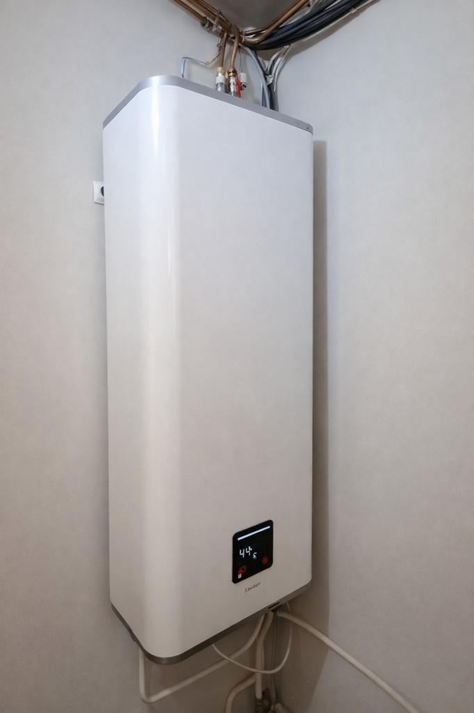 Aangesloten elektrische boiler — Guelma de Sauter — goede zo, Doe-het-zelf en Bouw, Chauffageketels en Boilers, Ophalen, Geiser