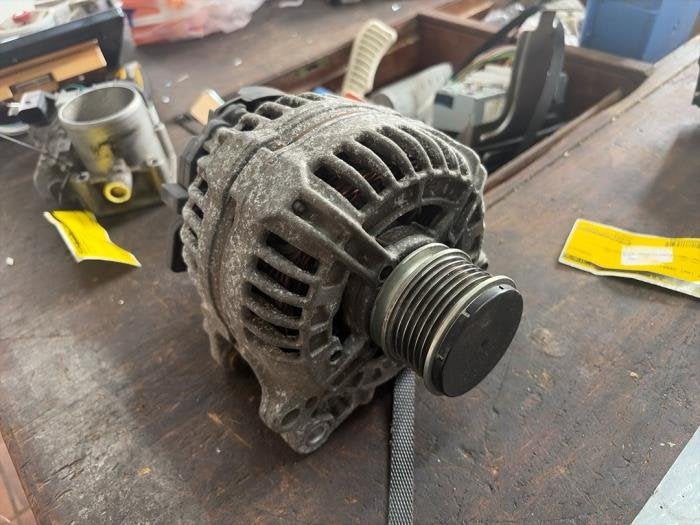 Dynamo van een Volkswagen Golf, Gebruikt, -, Volkswagen, -