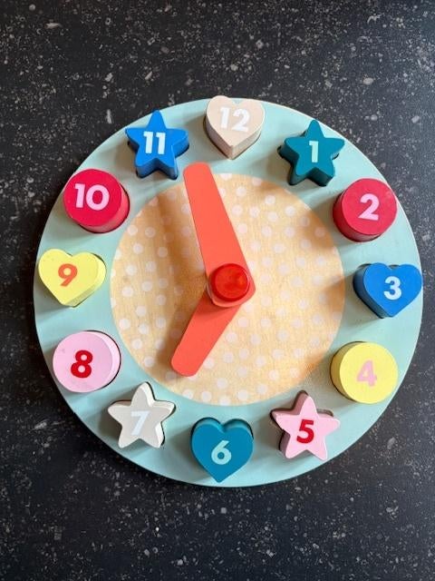 Houten klok met 12 stukken en beweegbare wijzers, Ophalen of Verzenden