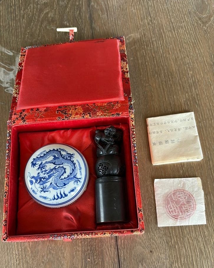 Timbre chinois avec dragon dans boîte bonheur, prospérité), Enlèvement ou Envoi, Comme neuf