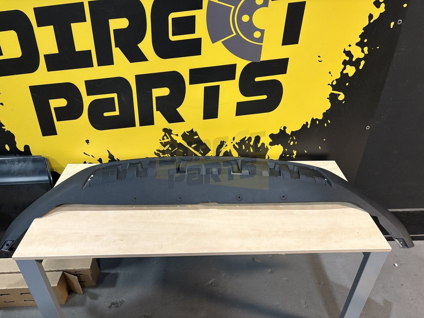 Volvo XC40/EX40 (4/18-) voorbumperspoiler Origineel! 3213609, Autos : Pièces & Accessoires, Neuf, -, Volvo, -