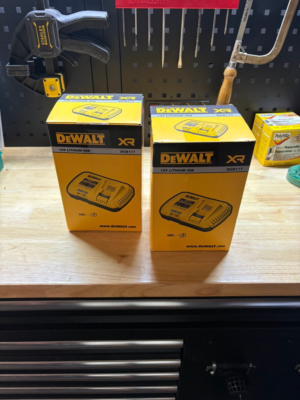 2 chargeurs Dewalt neufs non ouverts., Enlèvement ou Envoi