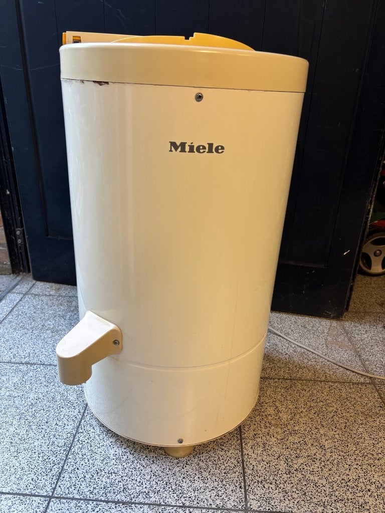 Droogzwierder Miele, 4 tot 6 kg, Ophalen, Gebruikt, 85 tot 90 cm