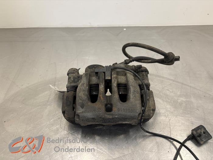 Remklauw (Tang) rechts-voor van een Mercedes Vito, Gebruikt, -, Ophalen of Verzenden, -